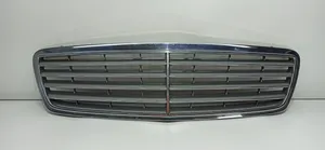 Mercedes-Benz C W203 Grille calandre supérieure de pare-chocs avant 