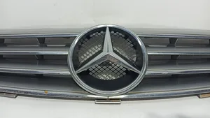 Mercedes-Benz CLK A209 C209 Grotelės viršutinės A20988001837246