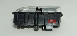 Renault Captur Lampa przednia 89208551