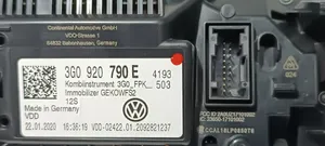 Volkswagen Tiguan Compteur de vitesse tableau de bord A3C01005800