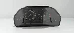 BMW 7 E32 Compteur de vitesse tableau de bord 62131388781