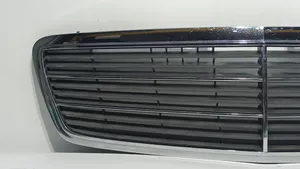 Mercedes-Benz C W203 Grille calandre supérieure de pare-chocs avant A2038800483