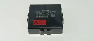 Toyota RAV 4 (XA40) Kiti valdymo blokai/ moduliai 15181111250