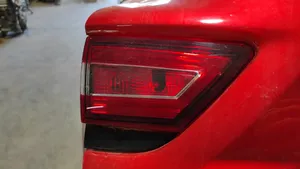 Renault Clio IV Lampy tylnej klapy bagażnika 