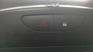 Renault Clio IV Inne przełączniki i przyciski 