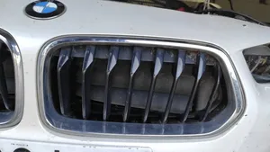 BMW X2 F39 Rejilla superior del radiador del parachoques delantero 7424777B