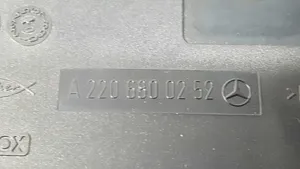 Mercedes-Benz S W220 Auton tuhkakuppi A2208100830