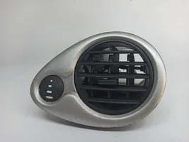 Renault Clio III Grille d'aération centrale 