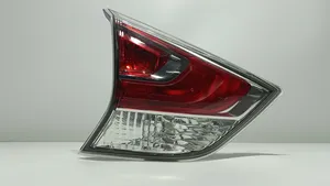 Nissan X-Trail T32 Lampy tylnej klapy bagażnika 