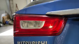 Mitsubishi ASX Feux arrière sur hayon 