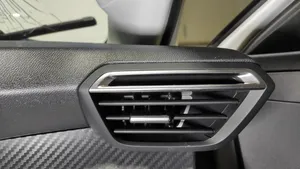 Peugeot 208 Grille d'aération centrale 