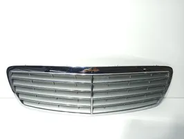 Mercedes-Benz E W211 Grille calandre supérieure de pare-chocs avant A21188003837246