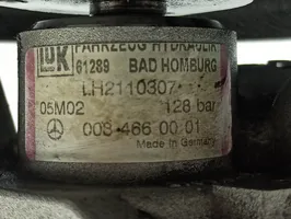 Mercedes-Benz E W211 Ohjaustehostimen pumppu A0034660001