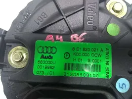 Audi A4 S4 B7 8E 8H Sisälämmityksen ilmastoinnin korin kotelo 8E1820021A