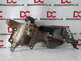 Volkswagen Tiguan Mocowanie alternatora 03L903139D