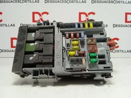 Chevrolet Cruze Module de fusibles 13222786