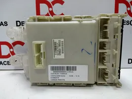 Toyota Auris 150 Module de fusibles 8273002D10