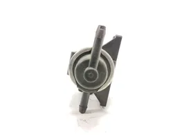 Audi A4 S4 B5 8D Vacuum valve 72190370