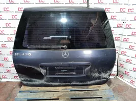 Mercedes-Benz ML W163 Takaluukun/tavaratilan kansi A1637401105