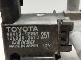 Toyota Corolla E110 Valvola di depressione 9091012257