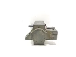 Volkswagen PASSAT B5 Vacuum valve 1H0906627