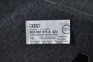 Audi A4 S4 B6 8E 8H Garniture de couvercle de coffre arriere hayon 8E5867975A