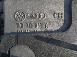 Volkswagen Golf V Vaihteenvalitsimen verhoilu 