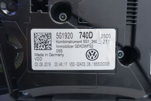Volkswagen Golf VII Licznik / Prędkościomierz 5G1920740D