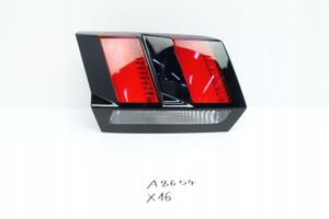 Peugeot 3008 II Lampy tylnej klapy bagażnika 9810477880