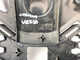 Toyota Corolla Verso E121 Etupuskurin ylempi jäähdytinsäleikkö 531110F030