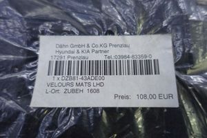 Hyundai Santa Fe Set di tappetini per auto B8143ADE00