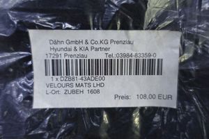 Hyundai Santa Fe Set di tappetini per auto B8143ADE00