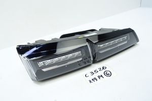 Peugeot 308 Lampy tylnej klapy bagażnika 9835300680