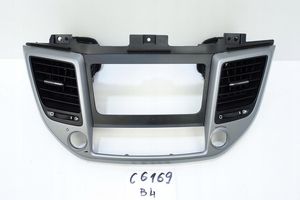 Hyundai i30 Panneau de garniture console centrale 