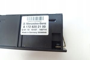 Mercedes-Benz A W176 Gniazdo / Złącze USB A1728202100