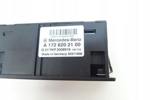 Mercedes-Benz A W176 Connecteur/prise USB A1728202100