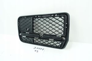 Mercedes-Benz G W463 Etupuskurin alempi jäähdytinsäleikkö A4638855200 KRATKA ZDERZA