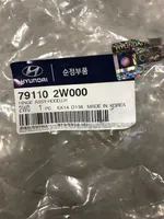 Hyundai Santa Fe Zawiasy pokrywy / maski silnika 791102W000