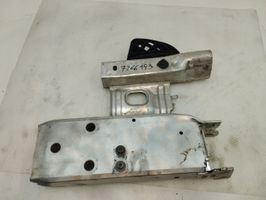 BMW 1 F20 F21 Jäähdyttimen kehyksen suojapaneelin kiinnike 7266191