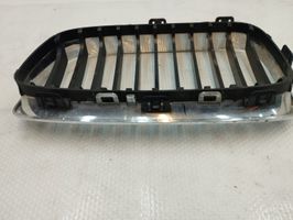 BMW 1 F20 F21 Griglia superiore del radiatore paraurti anteriore 7239022