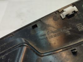 BMW 8 G14 Grill / Wlot powietrza błotnika przedniego 7419020