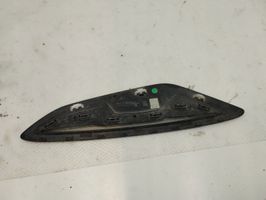 BMW 8 G14 Grill / Wlot powietrza błotnika przedniego 7419020