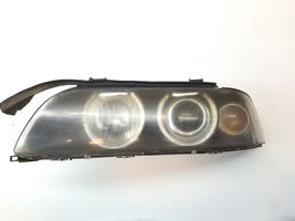 BMW 5 E39 Lampa przednia 153735