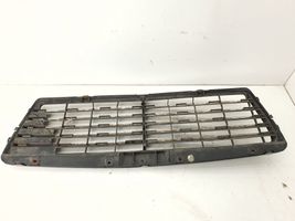 Mercedes-Benz E W124 Grille de calandre avant 2108880123