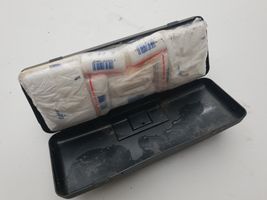 BMW 7 E38 First aid kit 8176553