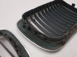 BMW 3 E36 Grille de calandre avant 8195093