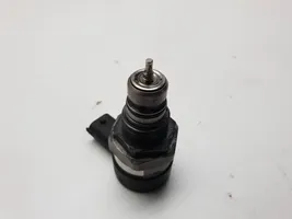 Volvo XC90 Regulator ciśnienia paliwa 30777576