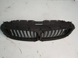 BMW 5 G30 G31 Grille inférieure de pare-chocs avant 7497775