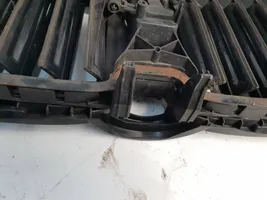 BMW 7 G11 G12 Kratka wlotu powietrza na maskę 7347374