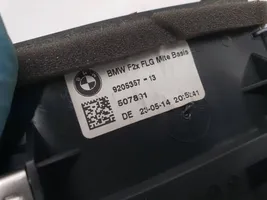 BMW 1 F20 F21 Dysze / Kratki środkowego nawiewu deski rozdzielczej 9205357